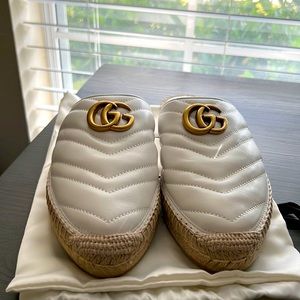 GUCCI Espadrilles slip on.